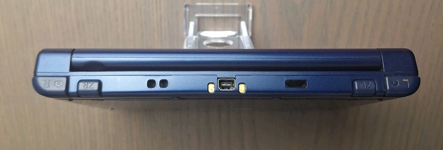 New Nintendo 3DS XL Metallic Blue Charger + 32GB SD Card | Region Free TOP IPS