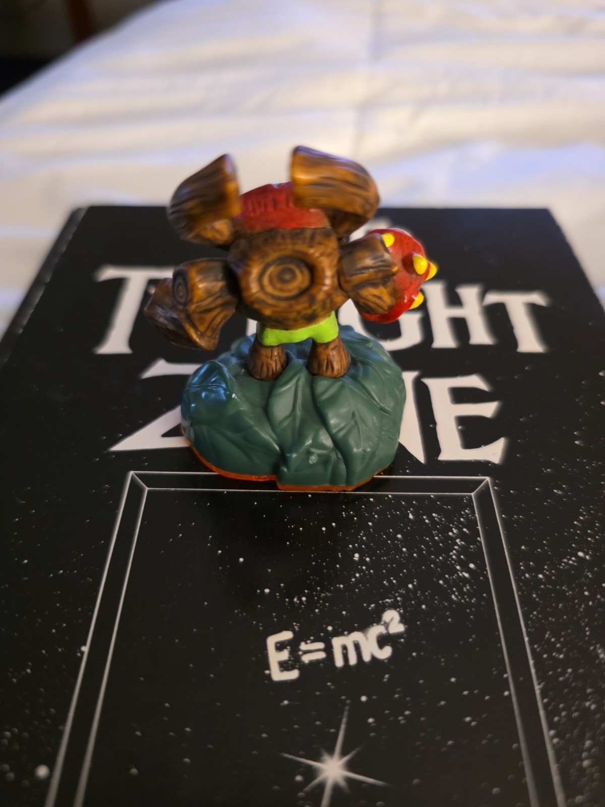Activision Skylanders Giants Sidekick Barkley Action Figure