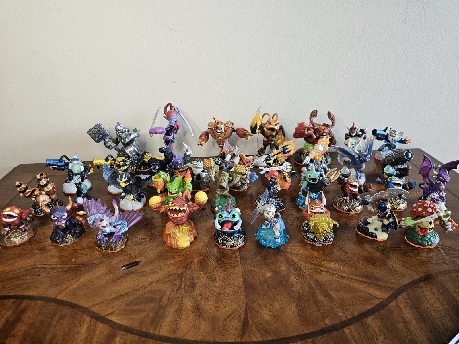 Skylanders Character Figure Lot Eruptor Gill Grunt Stealth Elf Spyro 2013