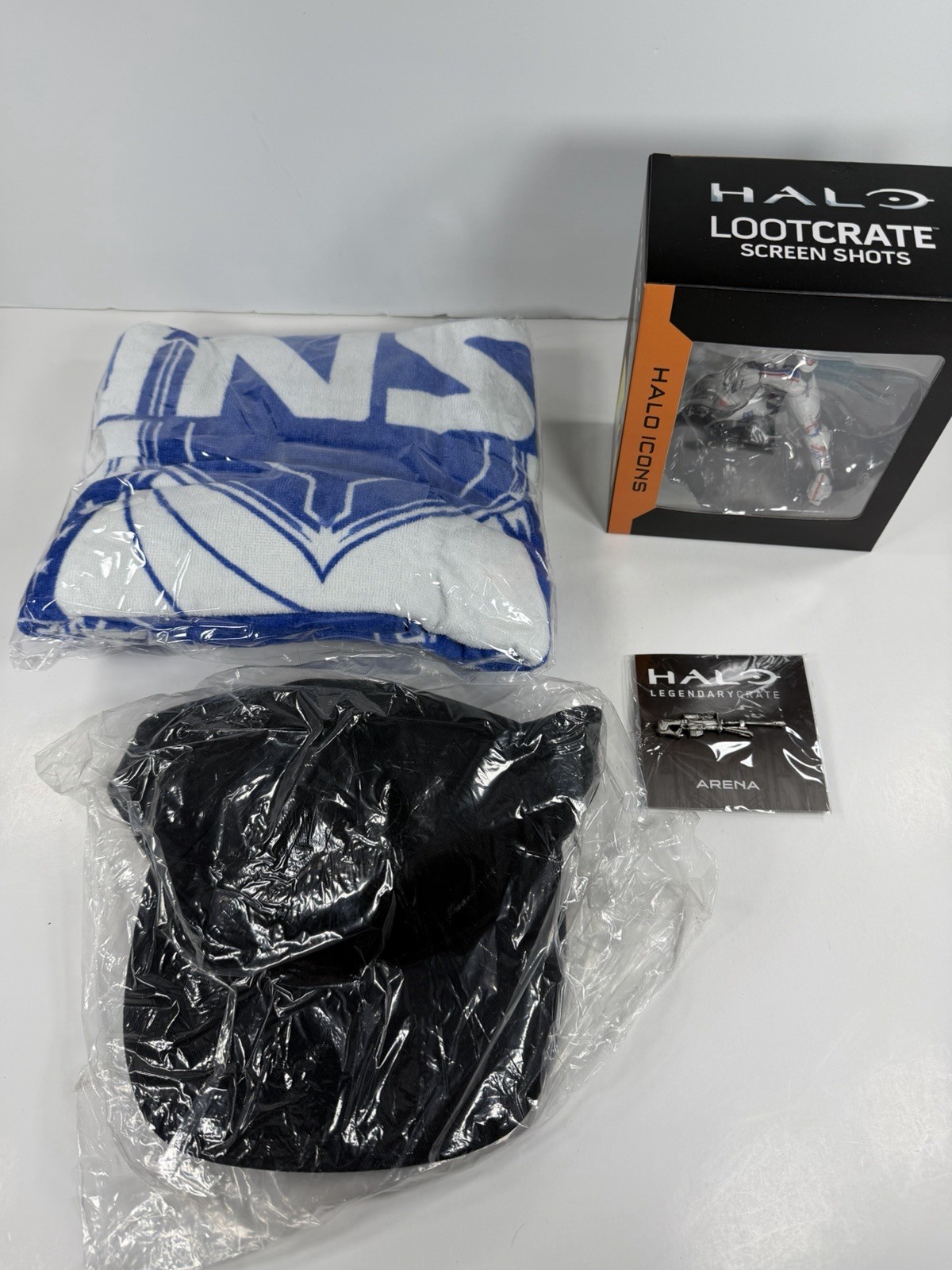 Halo Legendary Loot Crate ARENA Halo Icons Spartan 100% Complete with Shirt XL
