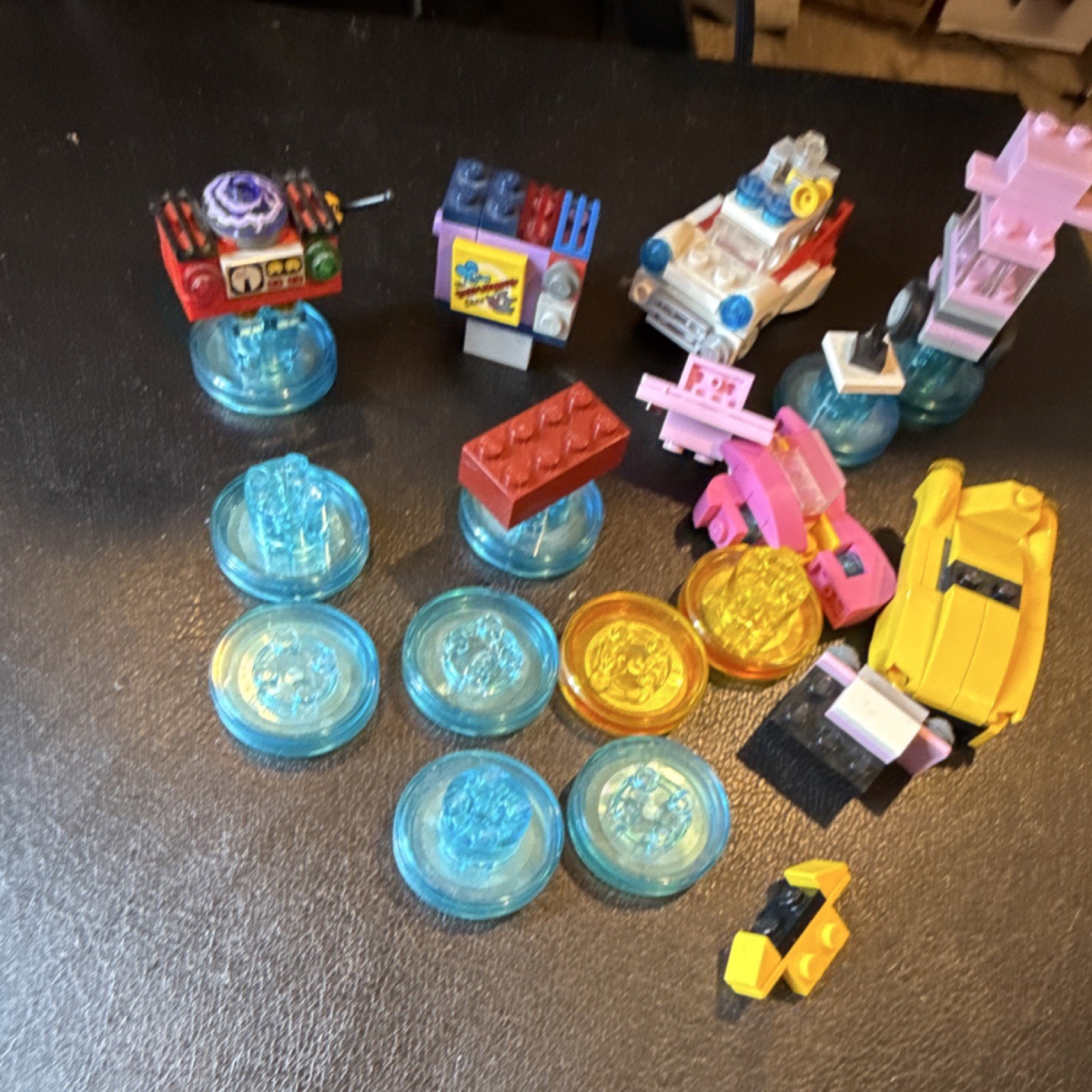 Lot of 11 LEGO Dimensions Toy Tag Bases & Builds (2015)
