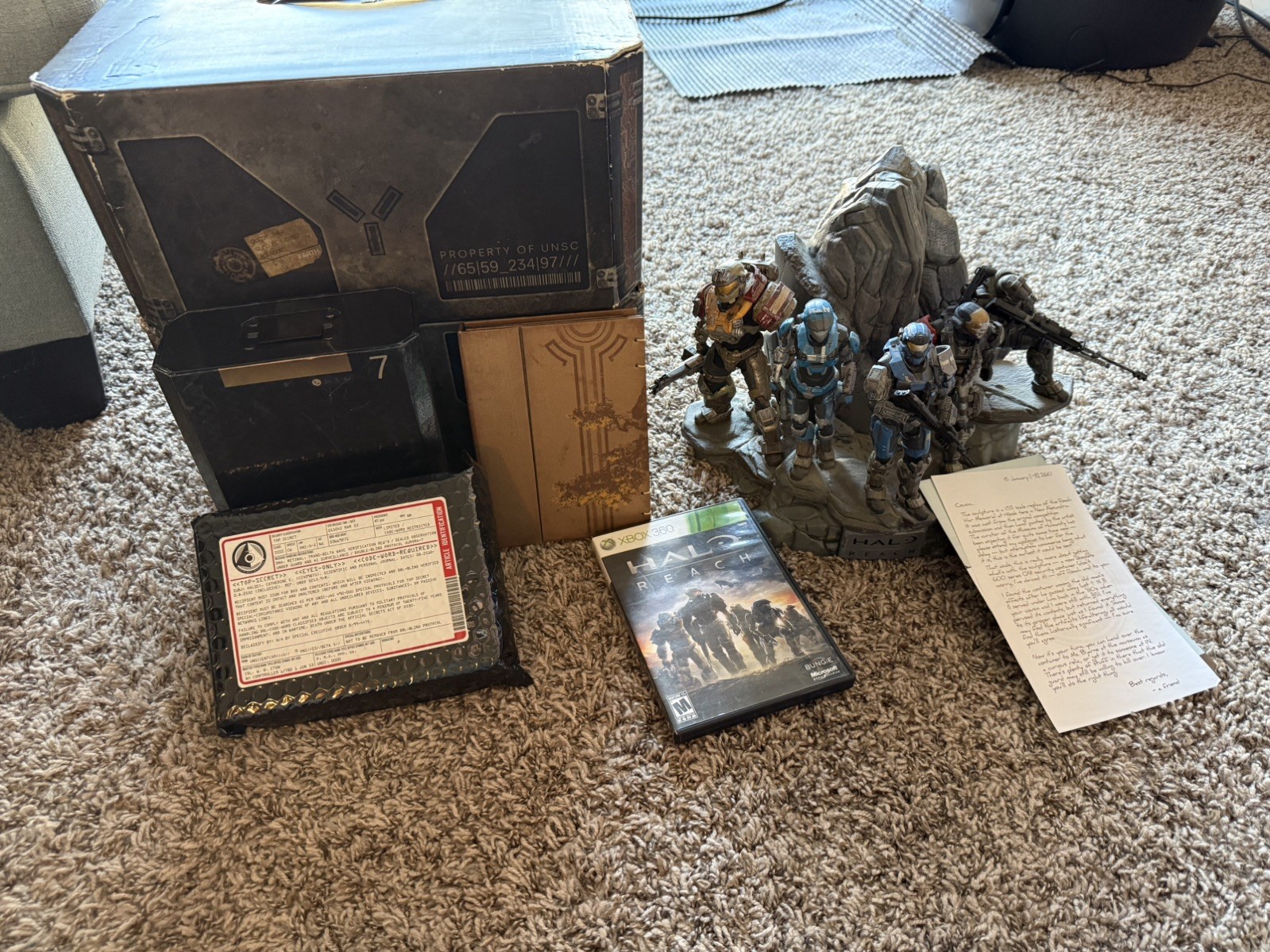 Halo Reach Legendary Edition, Complete Set. All Weapons, Box, Game, and Journal.