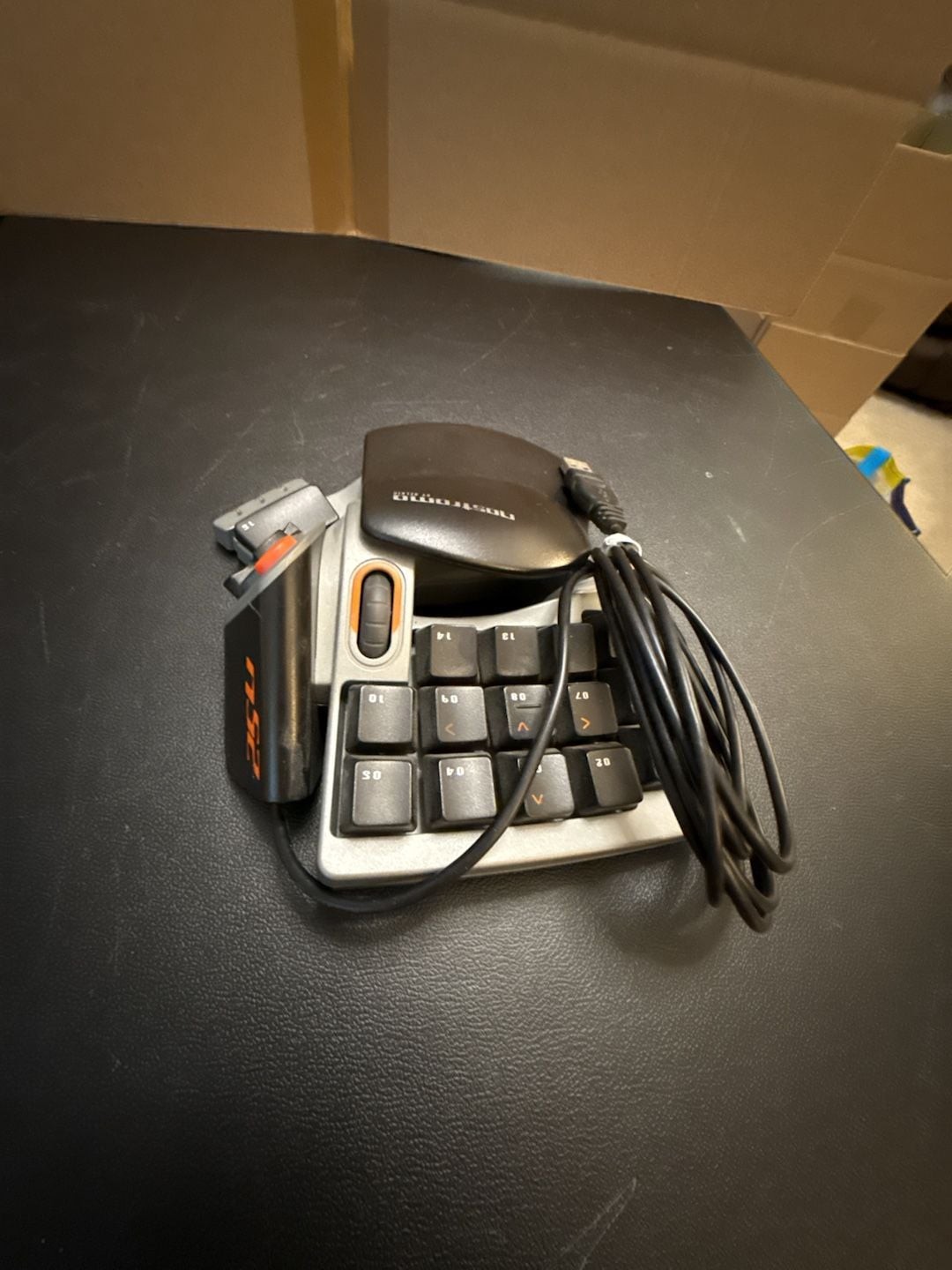 Belkin Nostromo SpeedPad N52 Hybrid Keyboard Gamepad Gaming Mouse