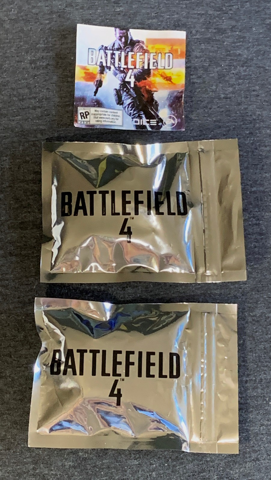 NEW RARE Battlefield 4 Prepare 4 Battle Dog Tag Necklace Set of 2 Gold & Silver