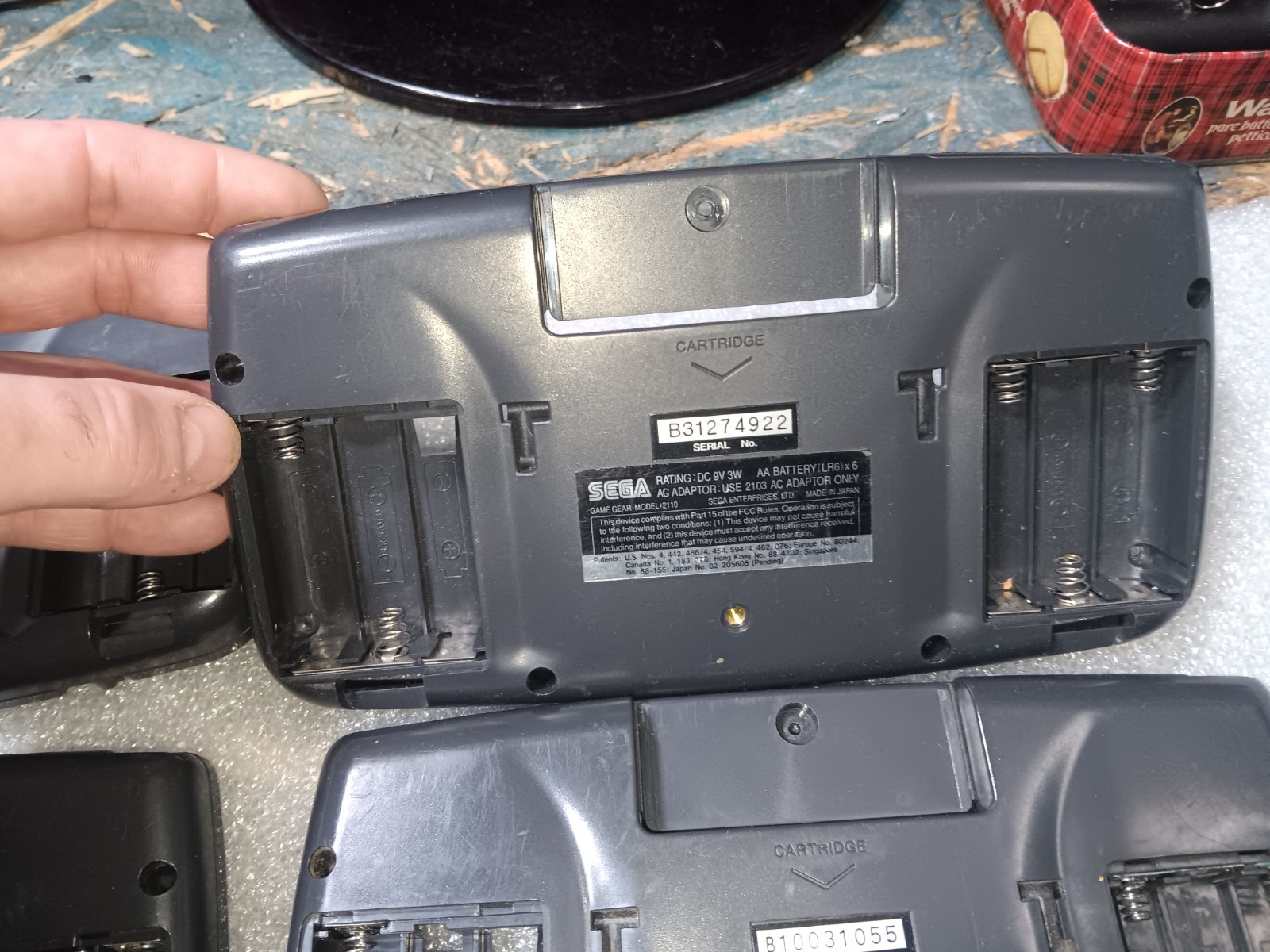 SEGA Game Gear 2110 EXACT EMPTY BACK BATTERY CORROSION X6 ONLY-INTACT-SEE ALL