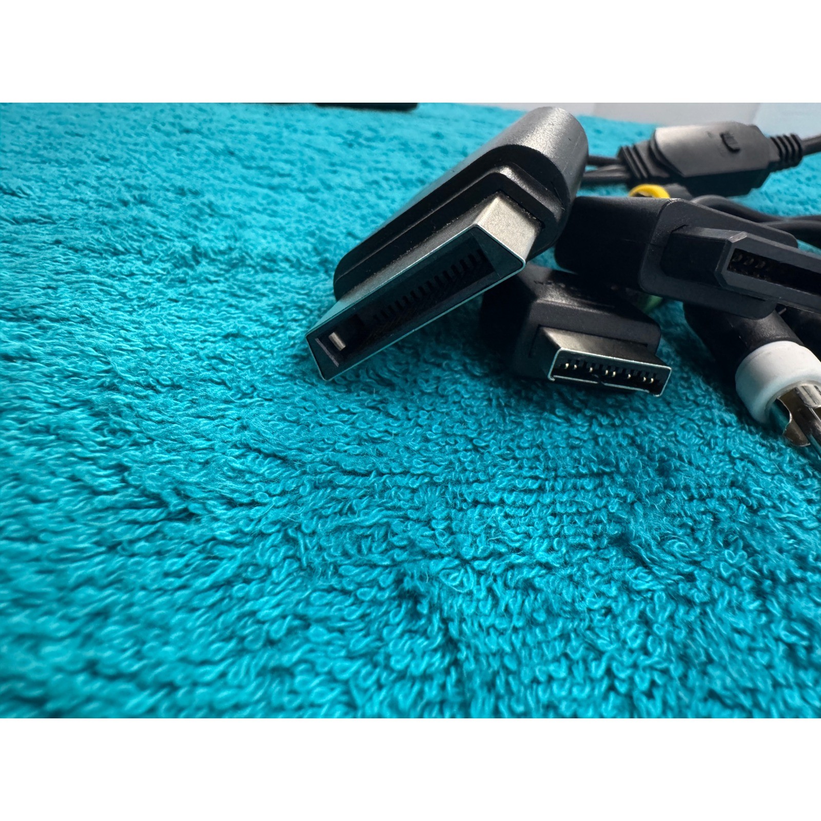 Universal Component AV Cable for Wii PS2 PS3 Xbox 360 HDTV TV Switch Black