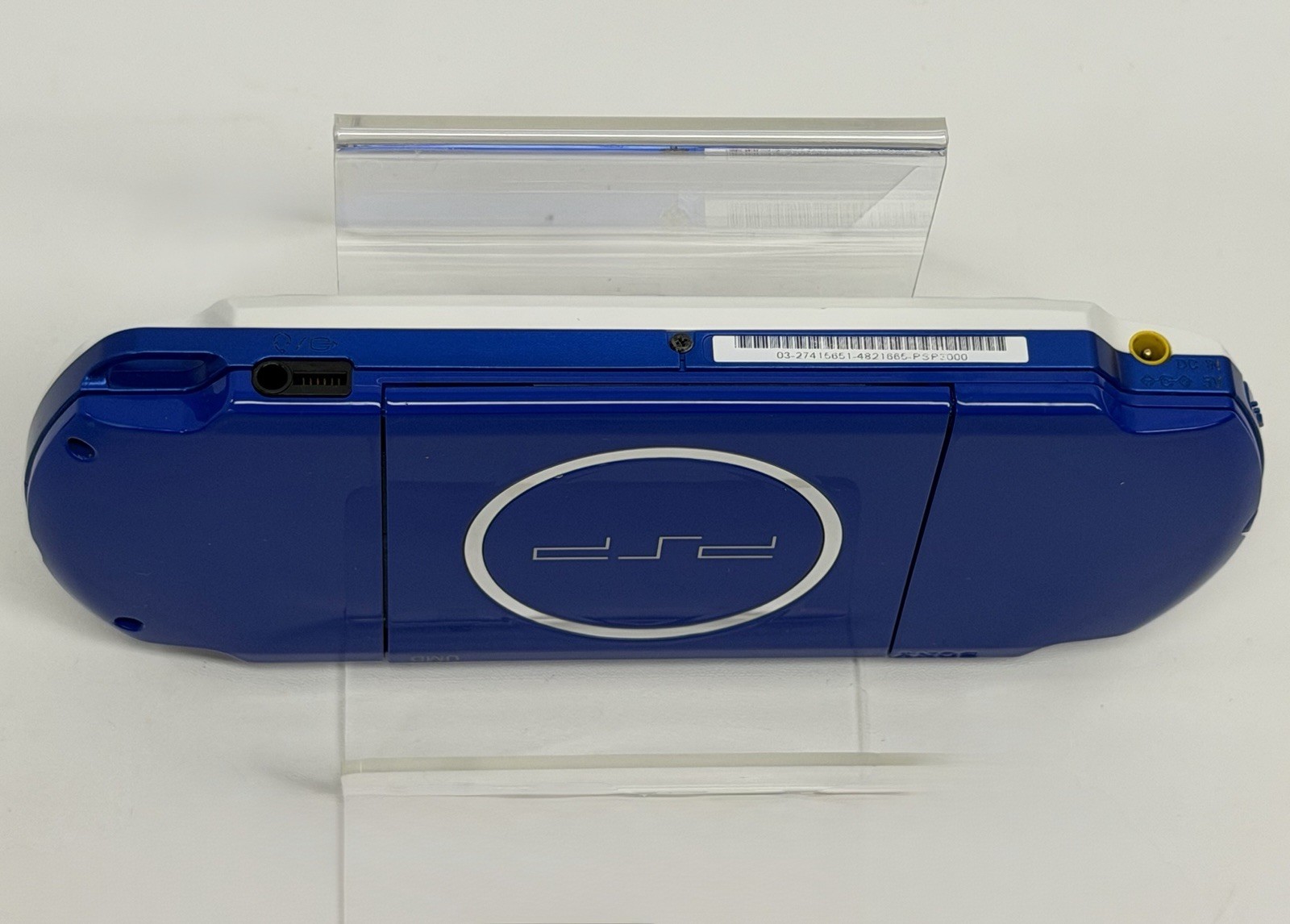 White & Blue Sony PSP 3000 System w Charger, And New Battery Bundle Excellent