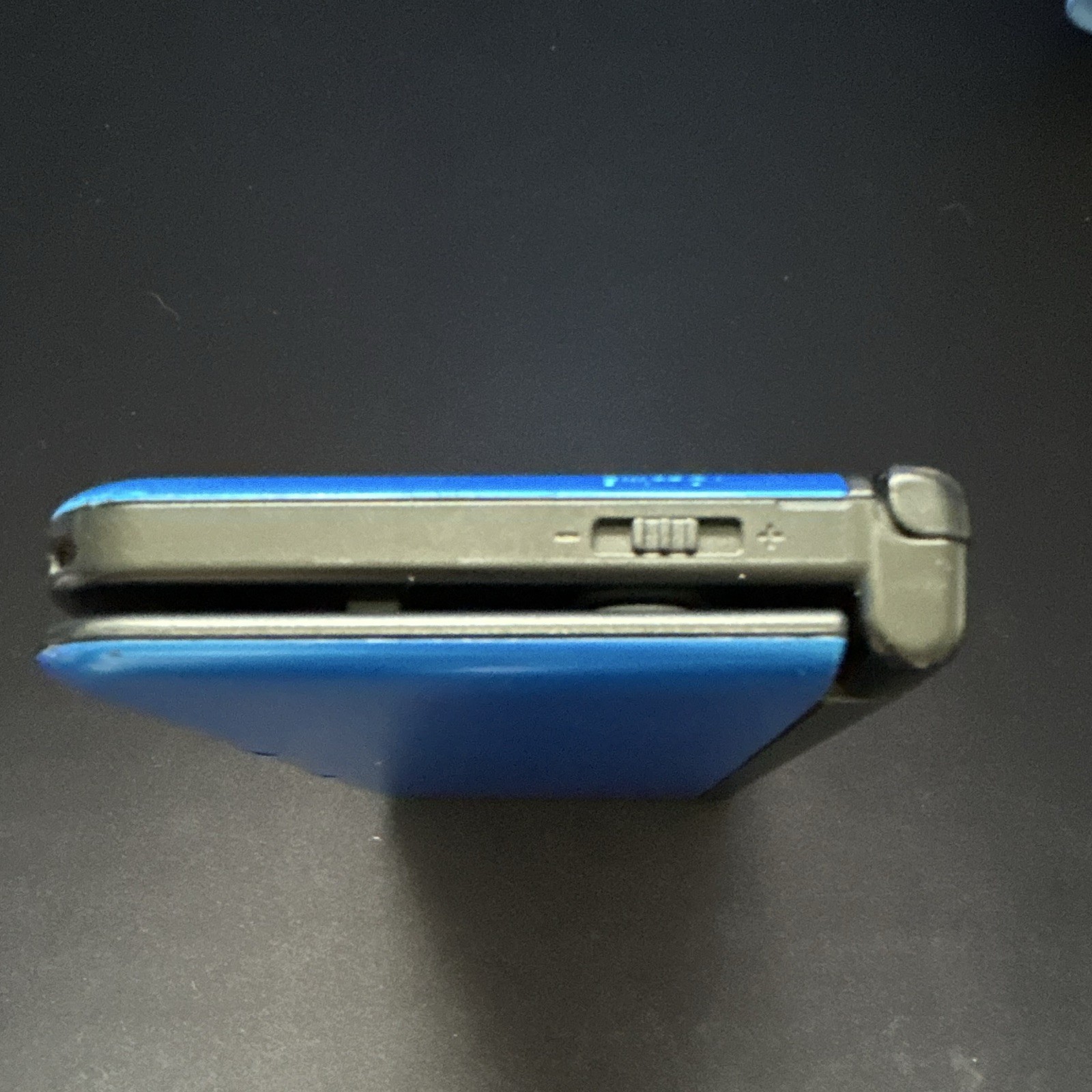 Nintendo 3DS LL Region Free Blue/Black w/ Stylus & Charger