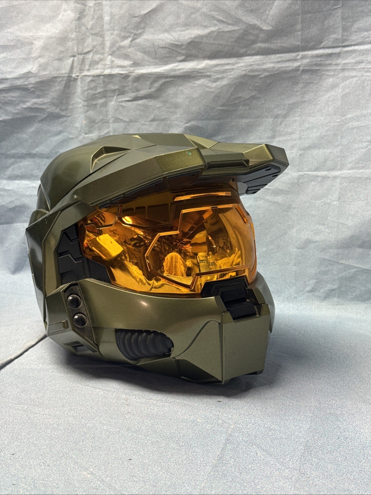 HALO 3 LEGENDARY EDITION MASTER CHIEF HELMET WITH BASE STAND AND GAME NO BOX