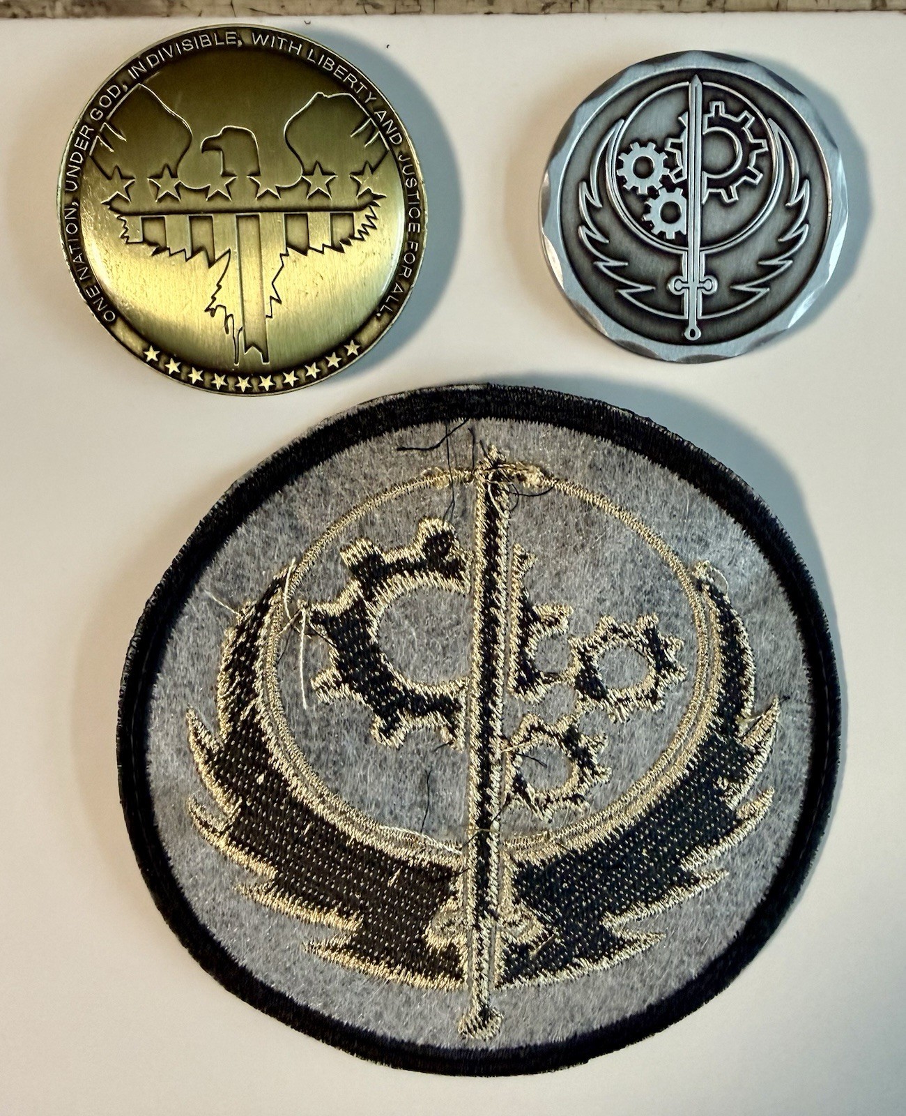 FALLOUT 4-BROTHERHOOD OF STEEL Military Rare Challenge Coin-Novelty Coin & Patch