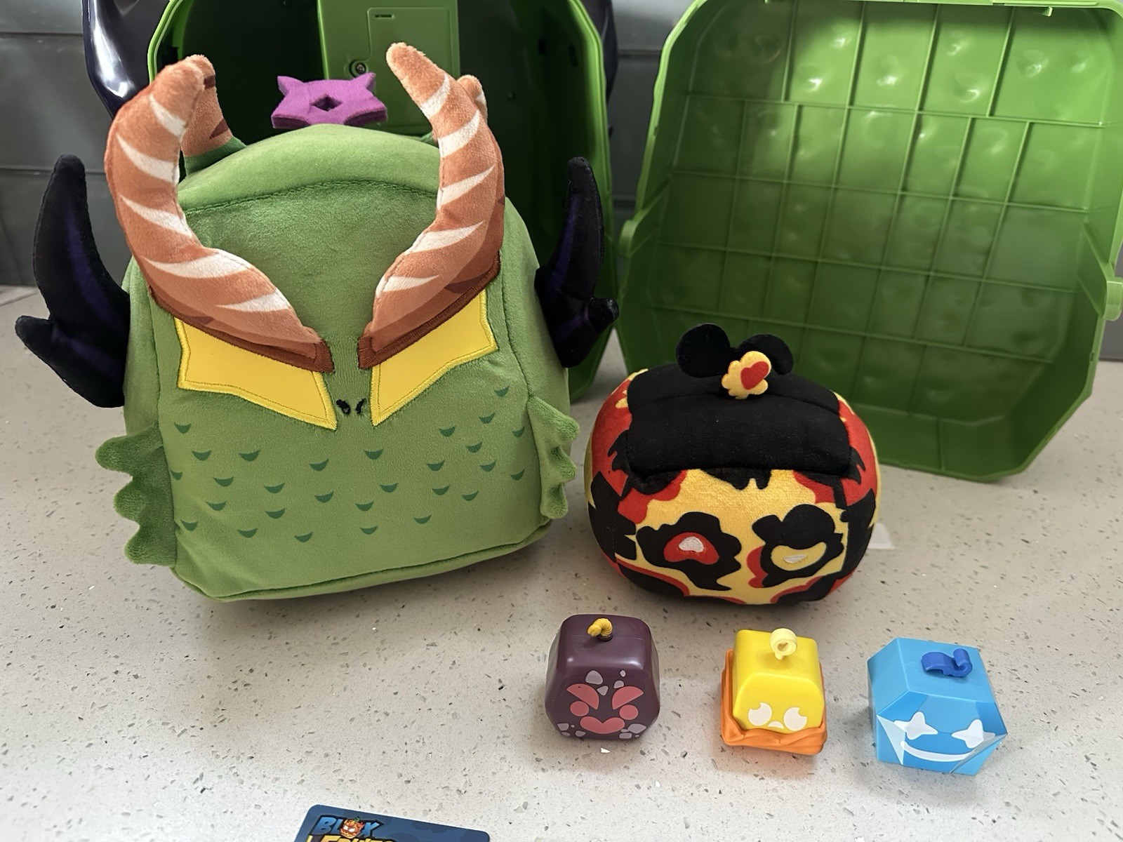 Blox Fruits Dragon Collector Bundle complete 2 stuffies 3 figures 3 cards&poster