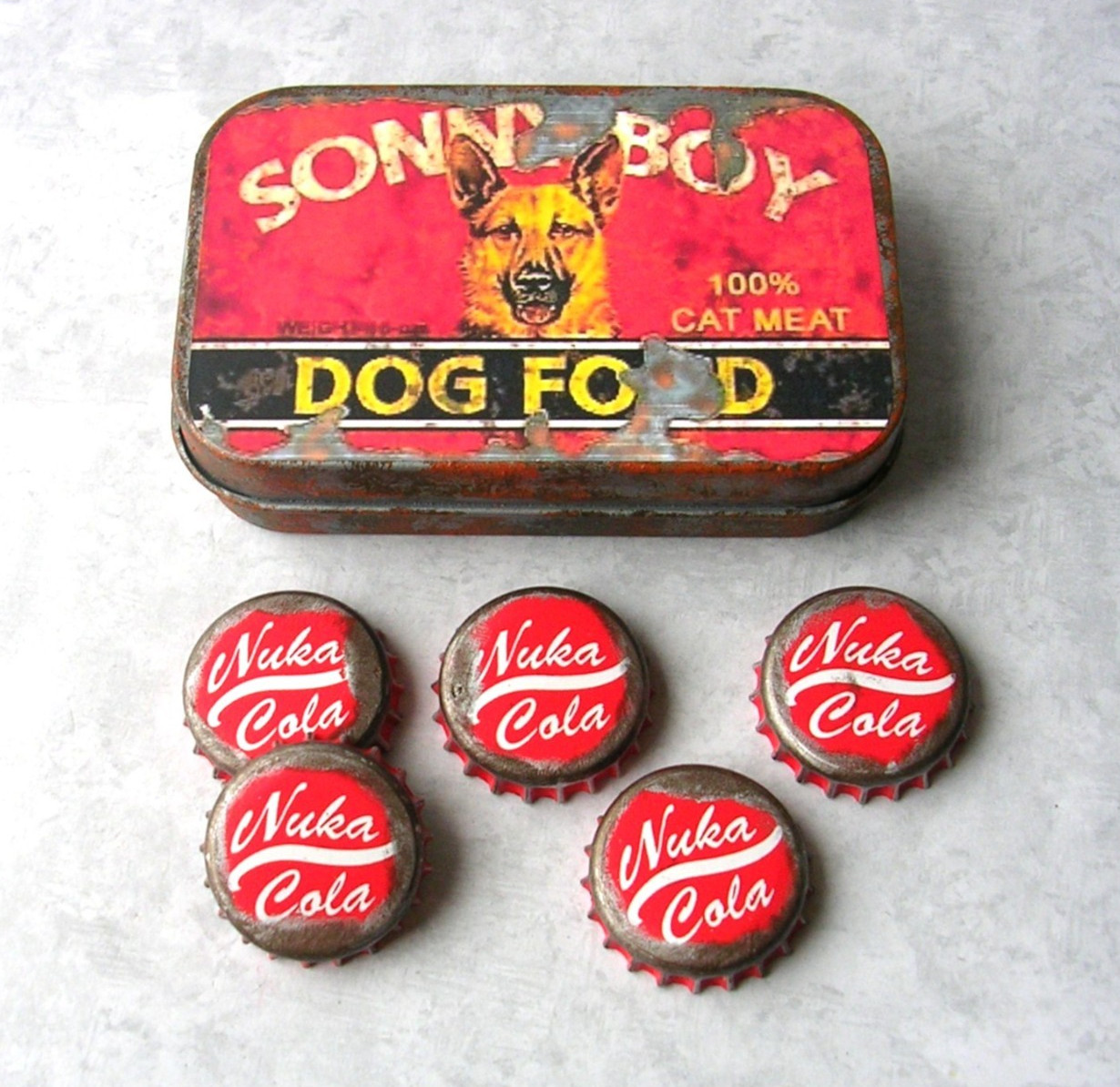 Fallout DOGMEAT Cap Stash Tin with 5 Nuka Cola Caps Prop Cosplay Gift