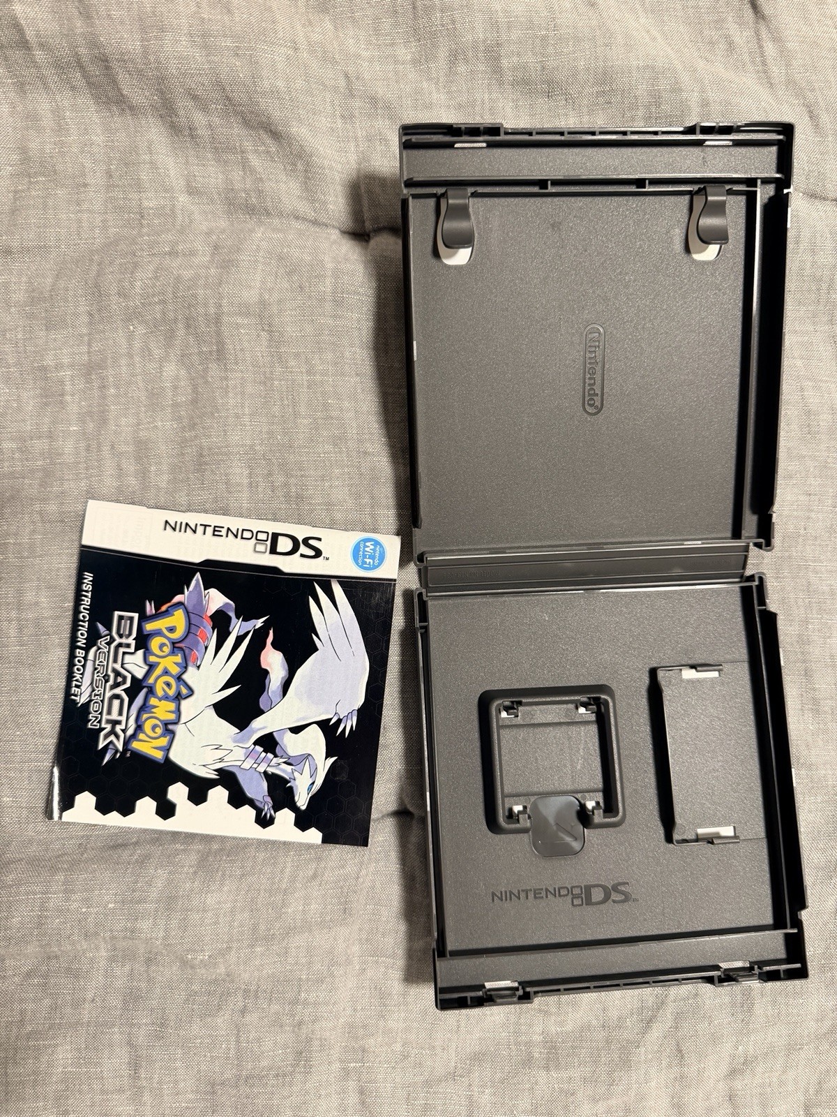 Pokemon White + Black Nintendo DS Replacement Case Only NO GAMES – Bundle