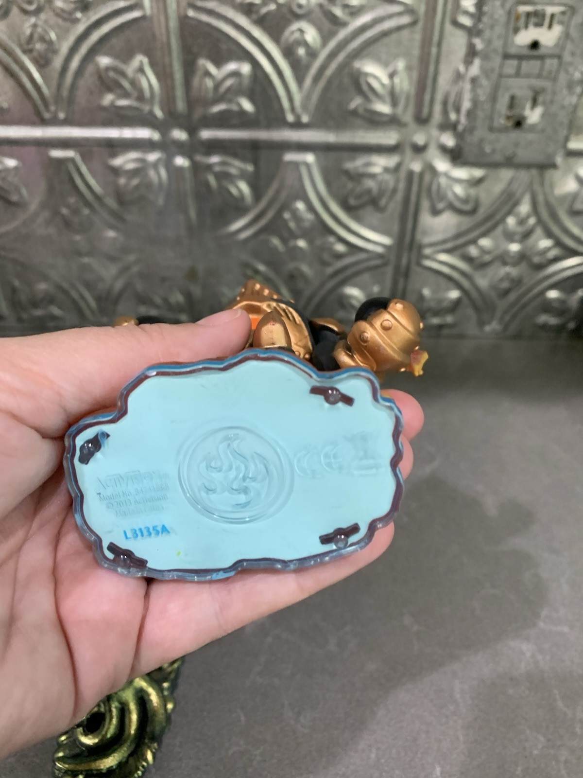 Skylanders Swap Force Blast Zone Color Shift Wash Buckler & Rip Tide