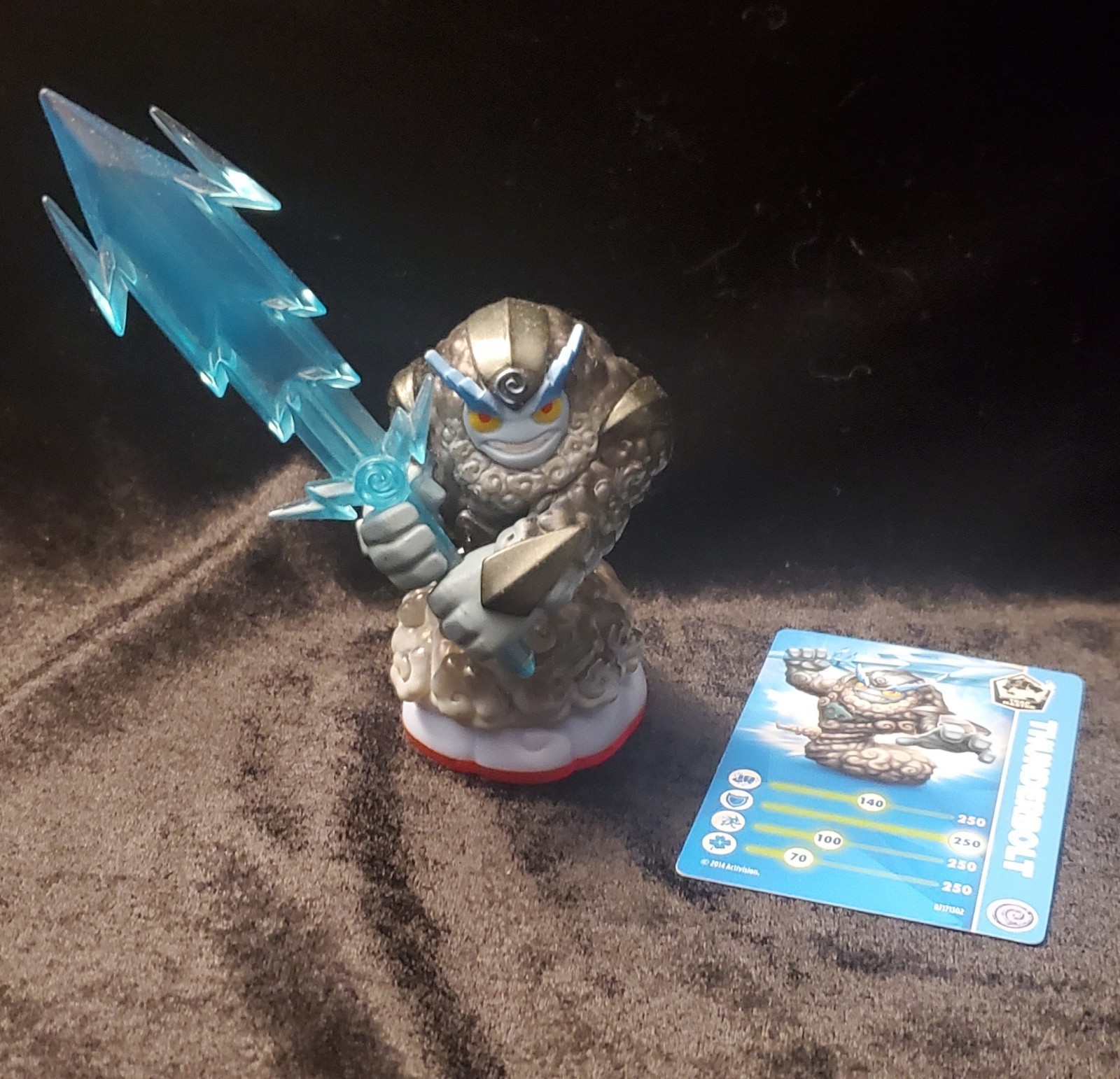 2014 Skylanders: Trap Team “Thunderbolt” Skylander w/Card