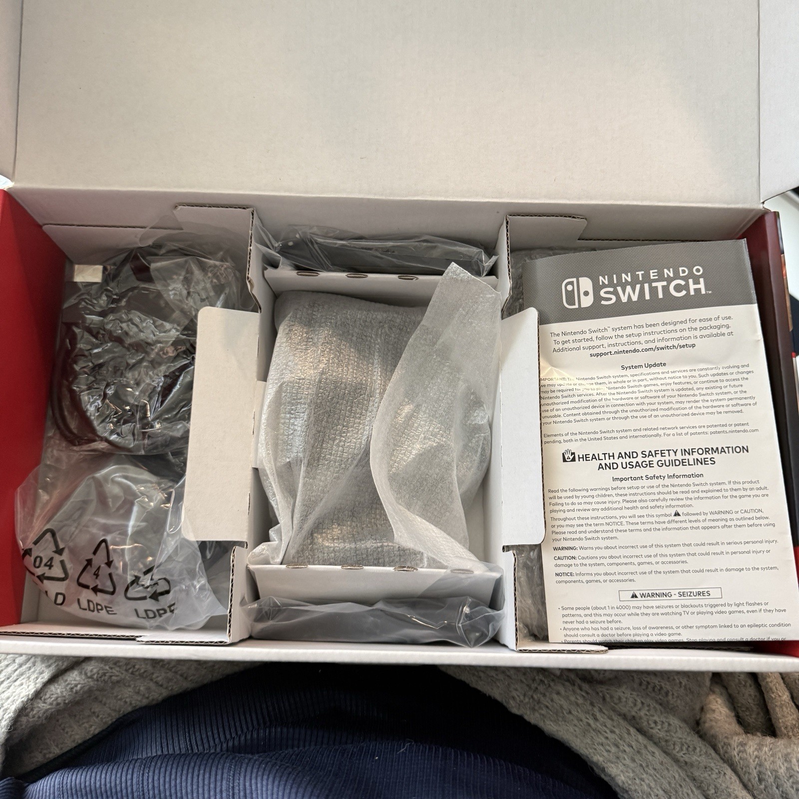 Nintendo Switch HAC-001 Console Neon Blue/Red Joy-Con, Complete Set In Box Xtras