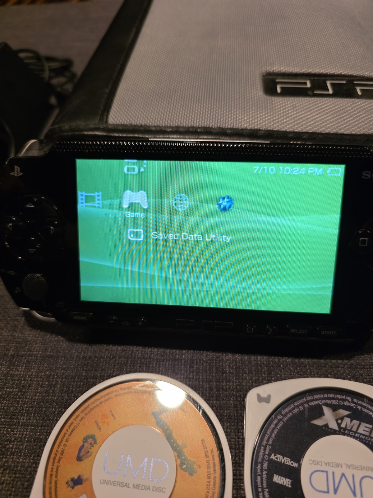 Sony PSP-1001 Black, Oem Charger, 5 Games – Darkstalkers, Xmen, Twisted Metal