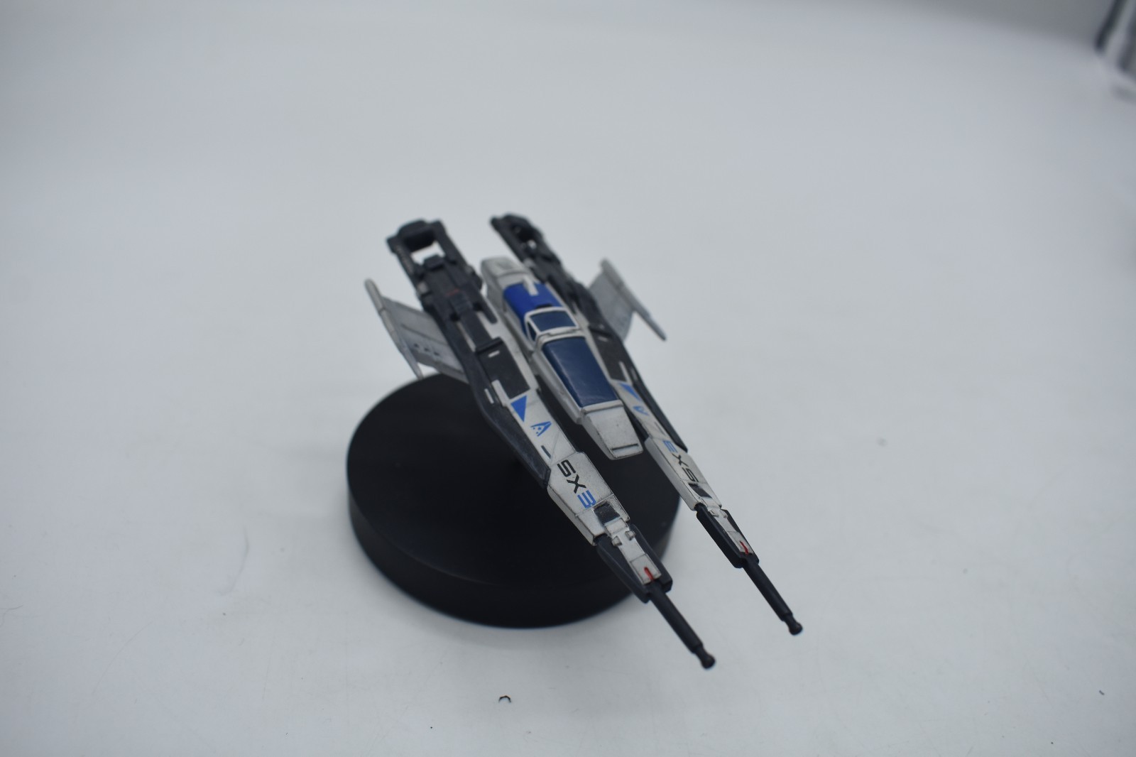 Dark Horse Deluxe Mass Effect Sx3 Alliance Fighter Replica FAST SHIP YES
