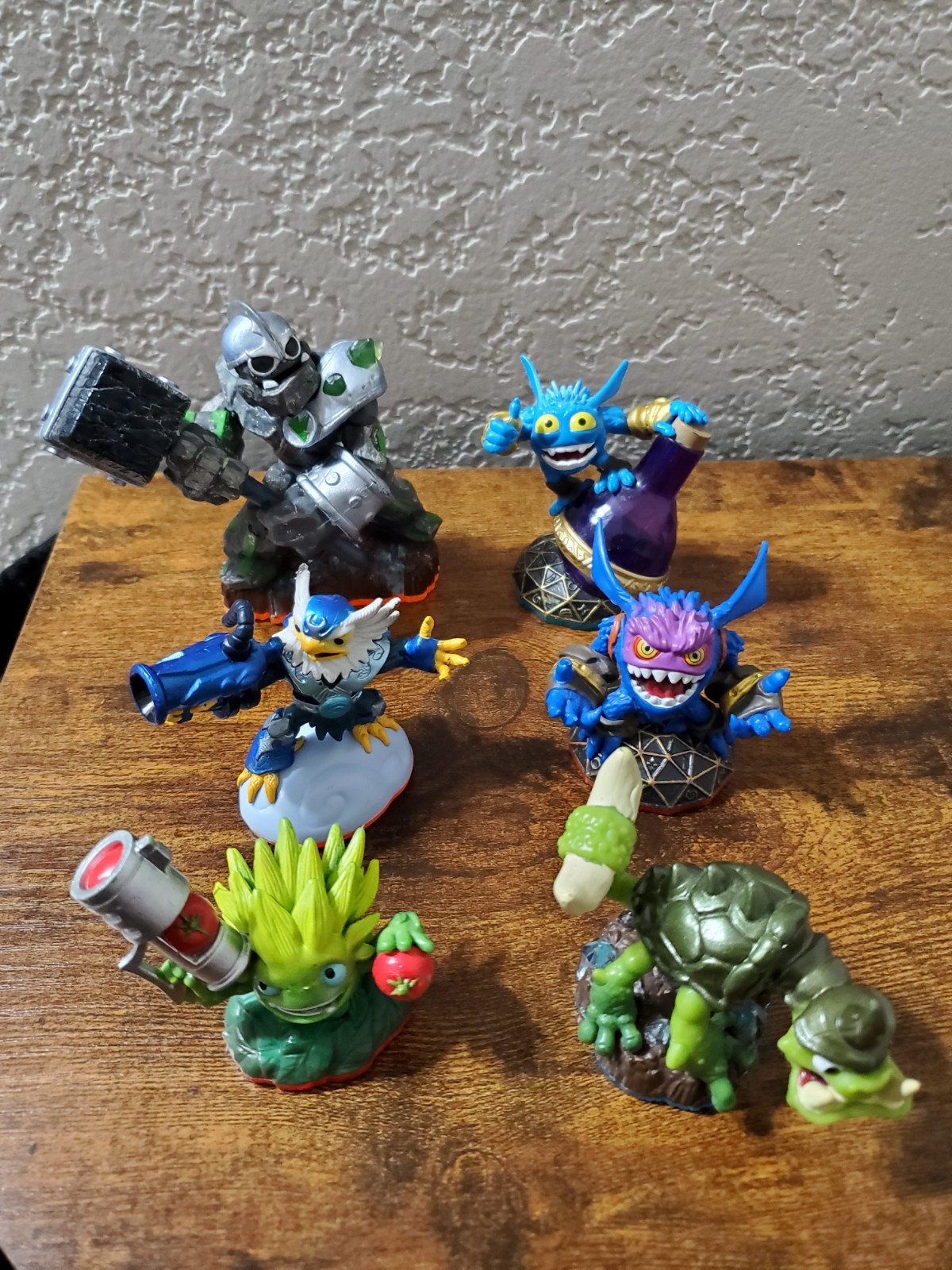 Skylanders Lot of 6 Pop Fizz Slobber Tooth Crusher Food Fight Blue Eagle Guzzle