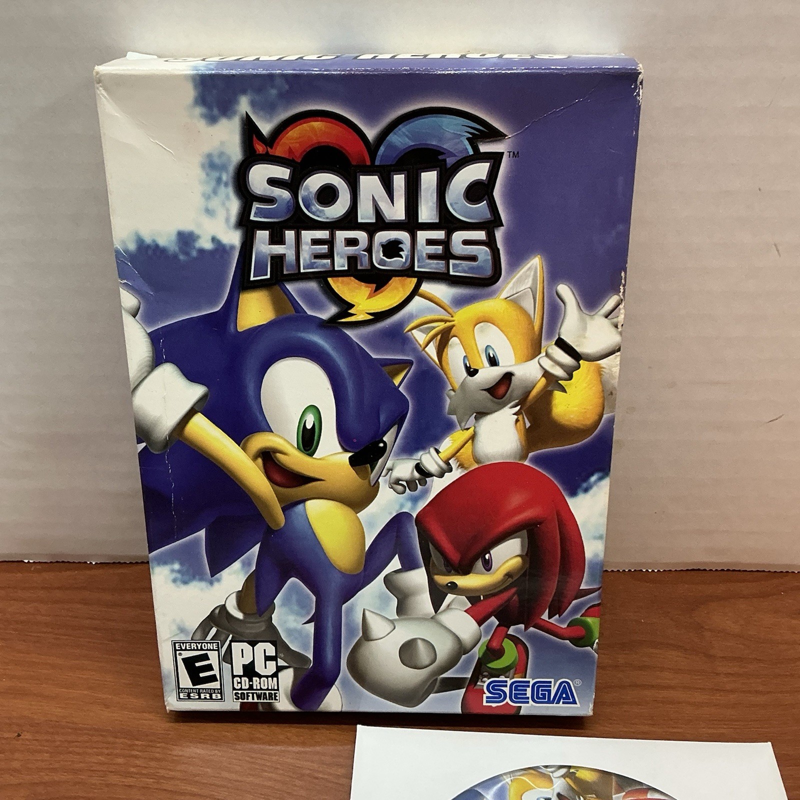 RARE BIG BOX! Sega Sonic Heroes PC Game 2004 COMPLETE Collectible Knuckles Tails