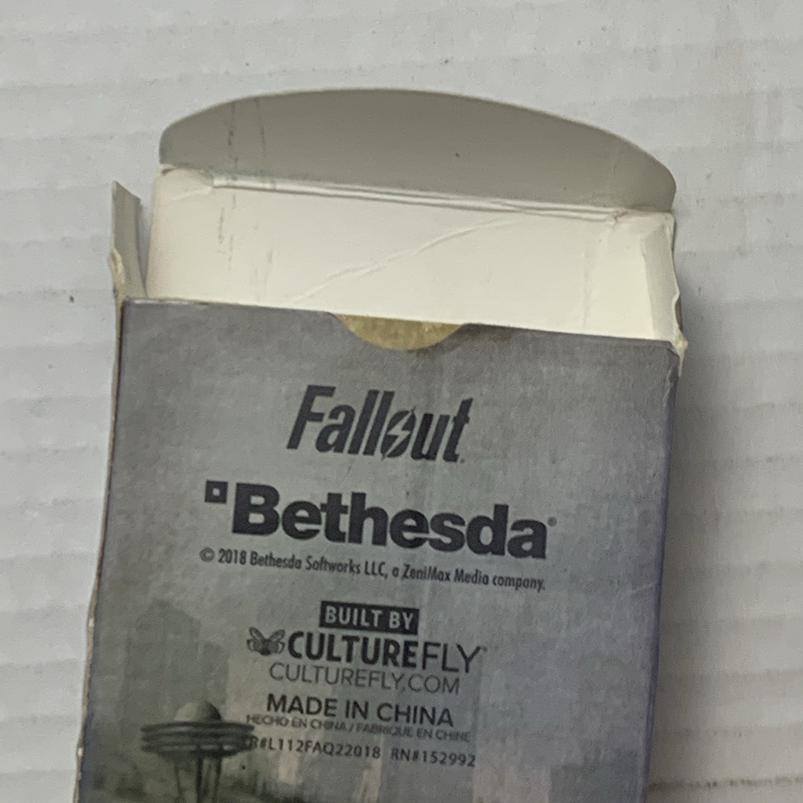 FALLOUT-PLAYING CARDS Vault-Tec Industries-Highly Collectible (2018 Bethesda)