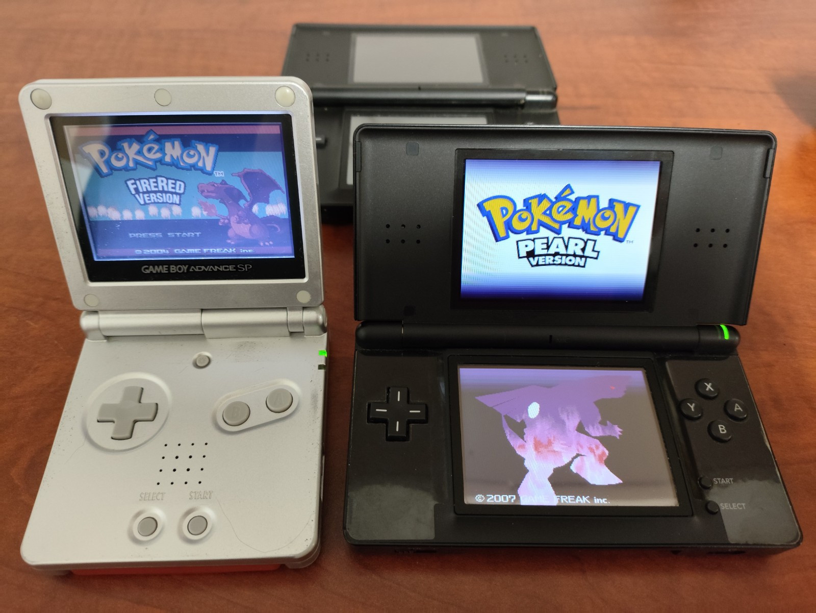 Nintendo Game Boy Advance SP Silver, Black DS lite with Pokemon Pearl + Fire Red