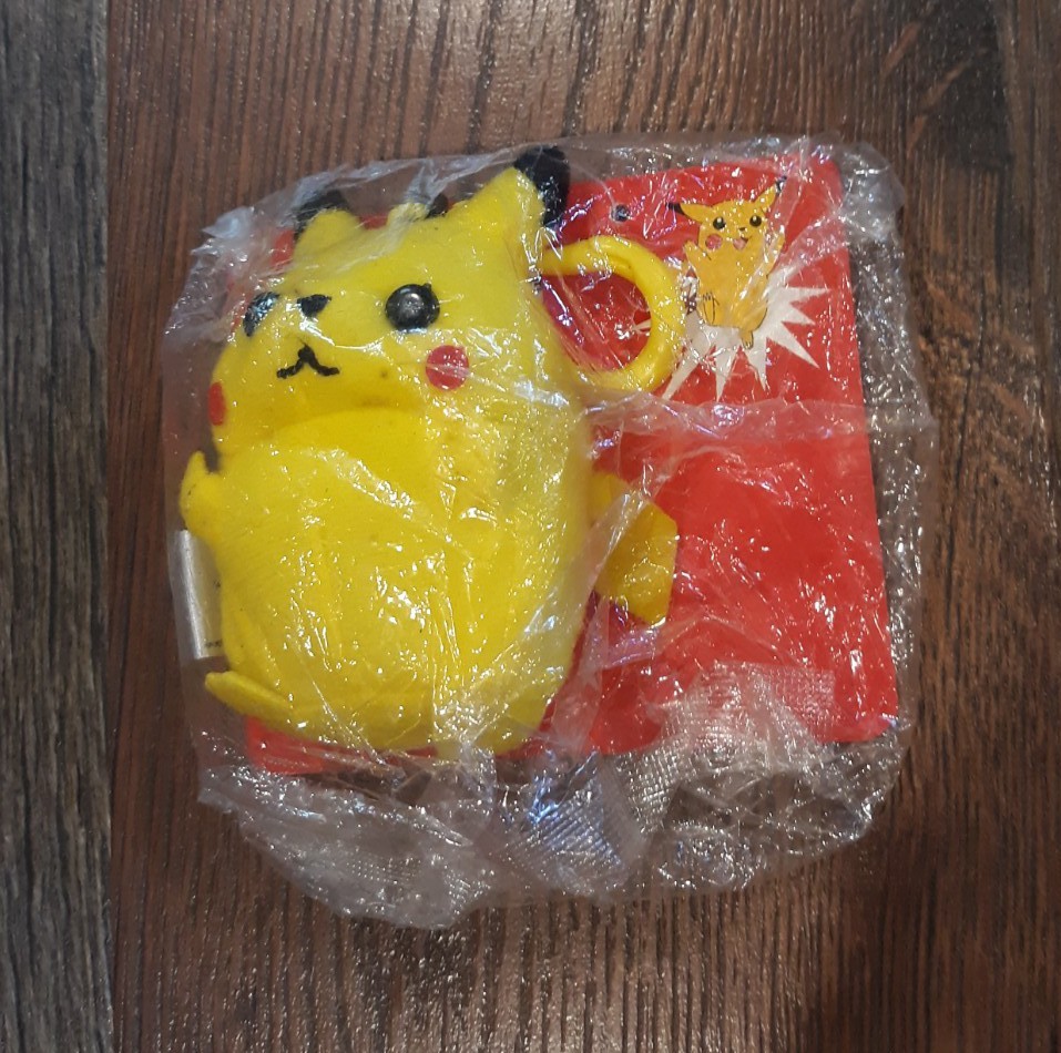 NEW 2000 AVON / Nintendo Pokemon Pikachu Mini Plush Clip-On Zipper Pull – SEALED