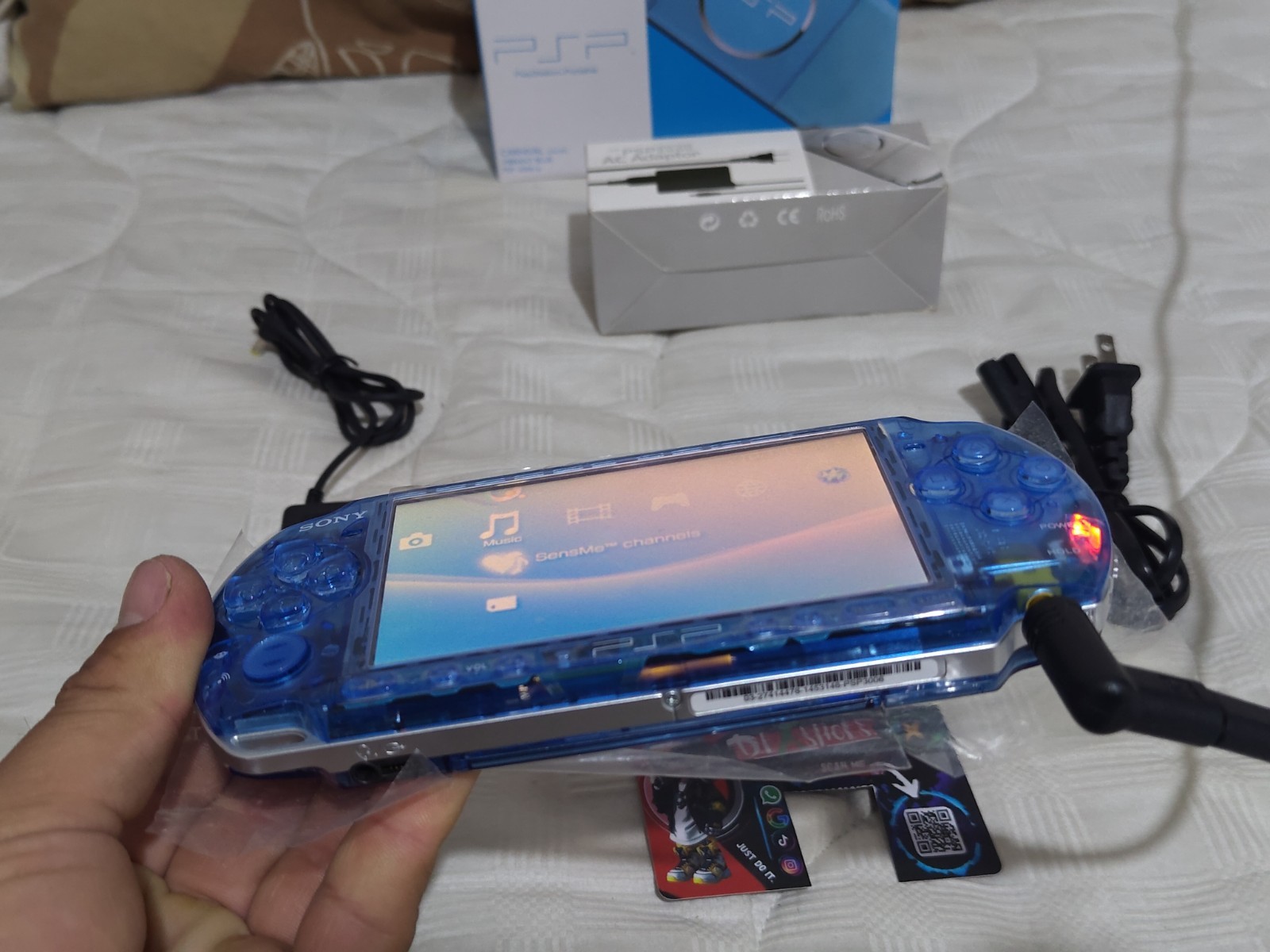 Sony PSP transparent blue with 32 GB plus games plus USB-C adapter NEW