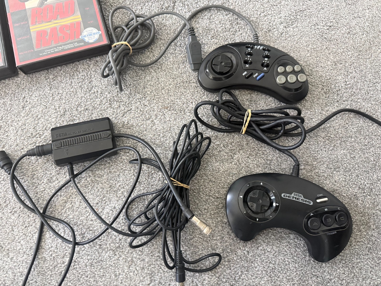 Sega Genesis Console System with (8) Video Games MODEL 1/16-BIT vtg gaming 1601