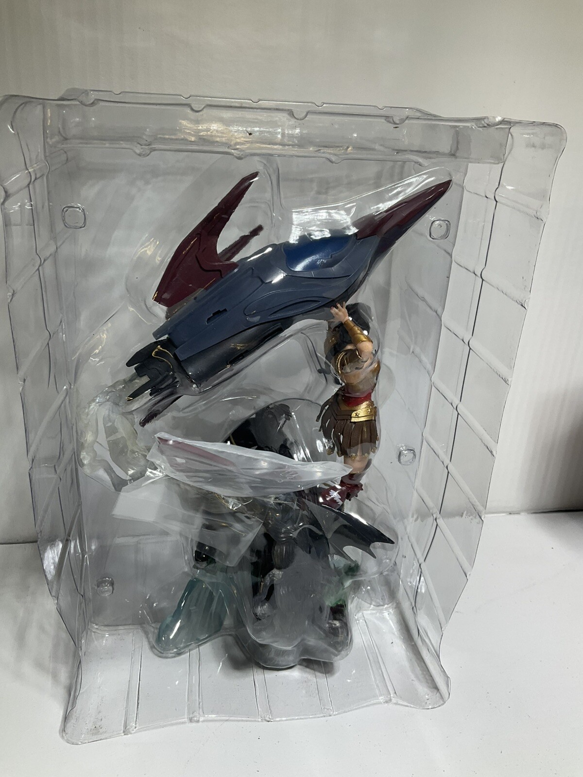Injustice: Gods Among Us Collector’s Edition PS3 2013 Batman Wonder Woman Statue