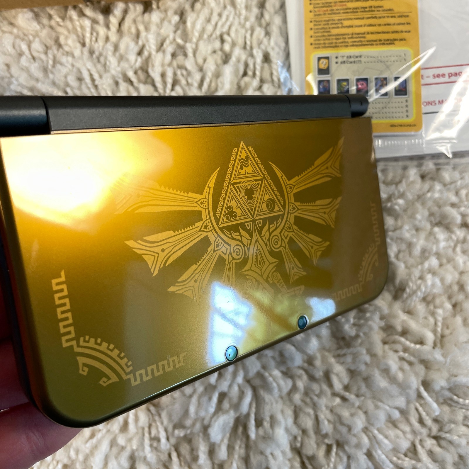 Nintendo New 3DS XL Zelda Hyrule Edition Handheld System RED-001 Complete in Box
