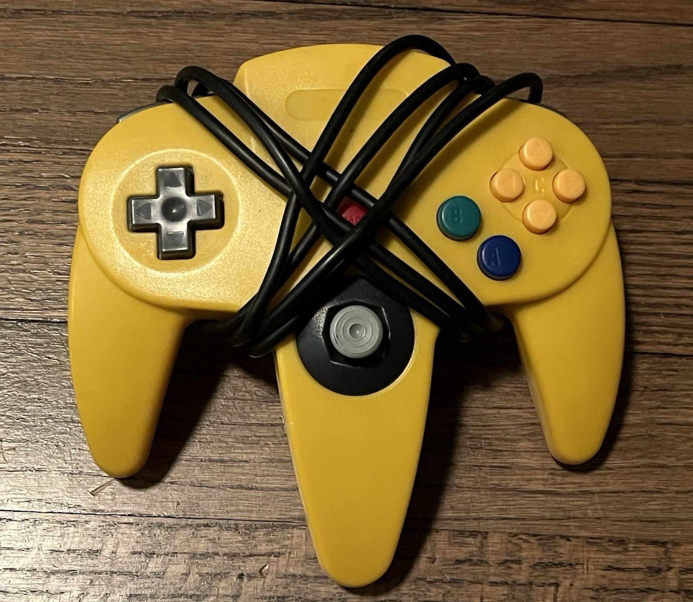Wired Controller for Nintendo 64 Console – Yellow/Black Plastic, 1 Player