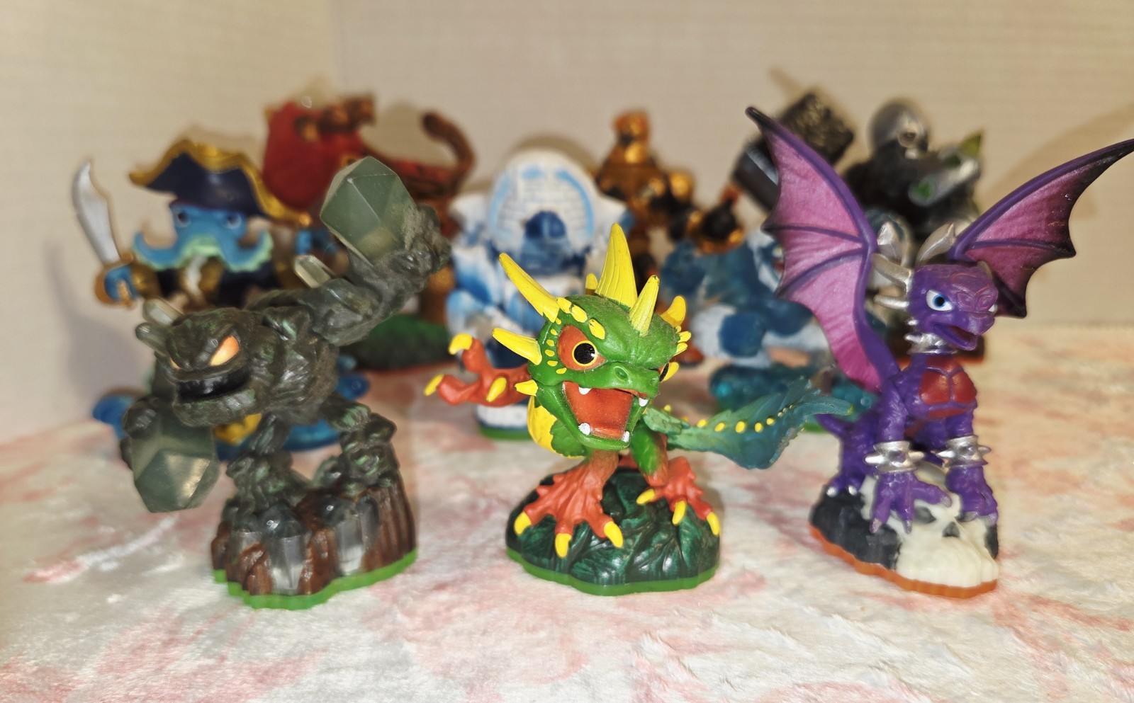 HUGE Lot Of 38 Activision Skylanders Character Figures Mixed Series Action