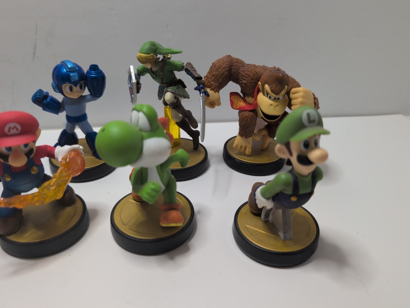 Nintendo Amiibo Lot of 10 Mario Luigi Zelda Link Kirby Yoshi DK Fox Mega Man
