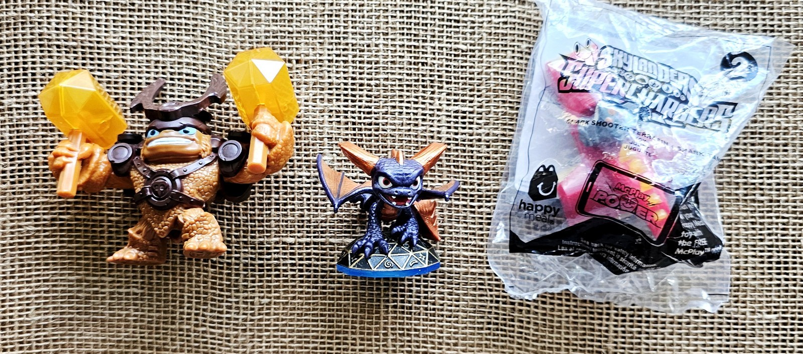 3 Skylanders Toy Figures Wallop, Mega Ram Spyro & Shark Shooter