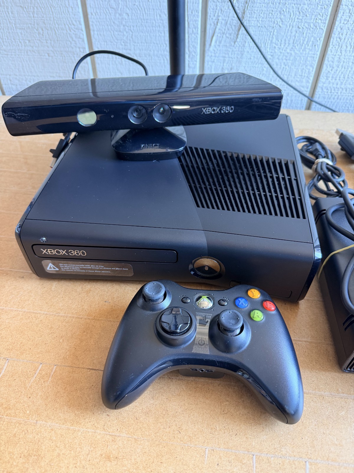 Xbox 360 S – 500GB HDD – 70 Games + SNES + SEGA Games – Repasted and Serviced