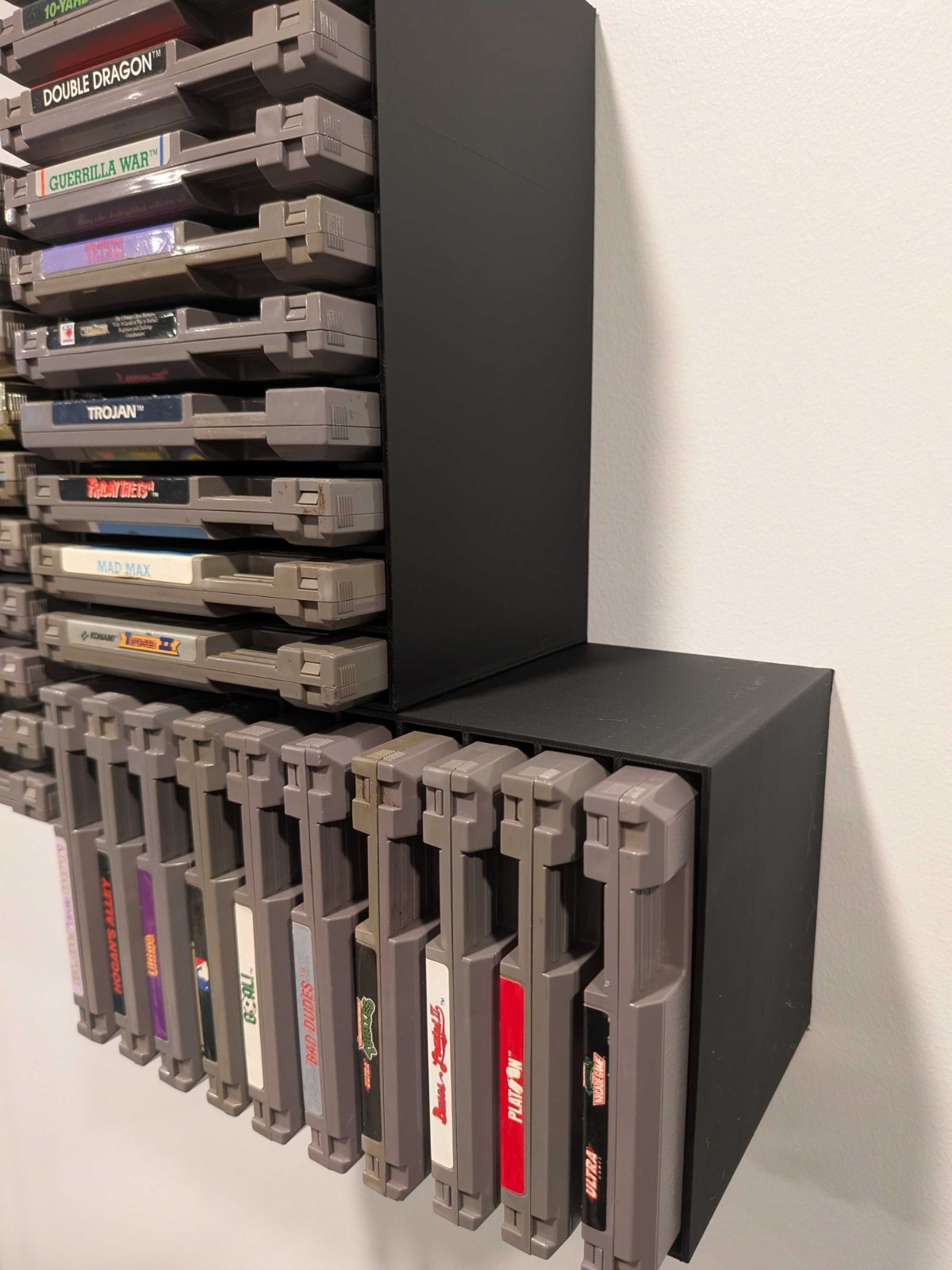NES (Nintendo Entertainment System) Video Game Cartridge Wall Mount / Organizer