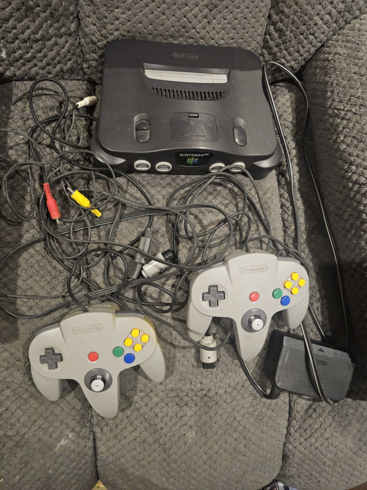 Nintendo 64 N64 Original System Console With 2 Original Controllers & Cords