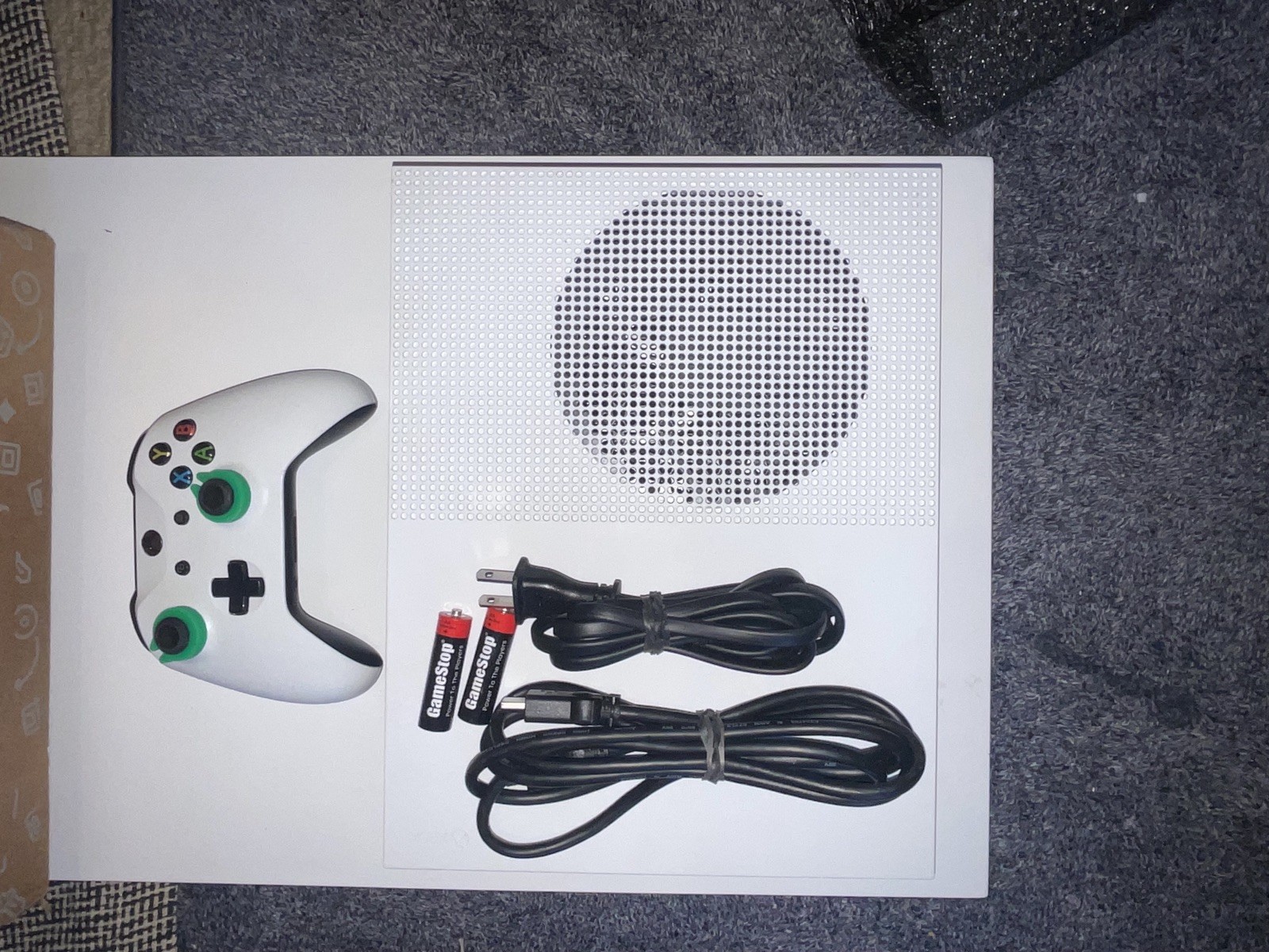 Xbox One S 1 Terabyte DISC DRIVE with Controller Color is White