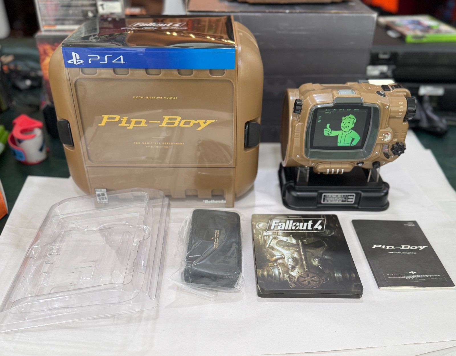 Fallout 4: Pip Boy – Collectors Edition – CIB – Complete – Working – PS4