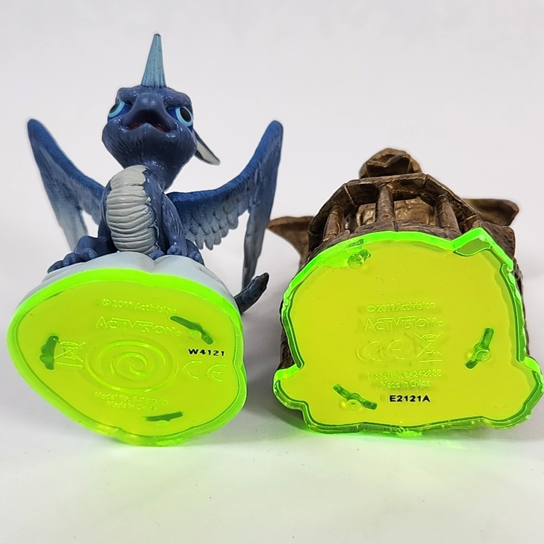 Skylanders Spyro’s Adventure & Giants Lot 12 Figures Travel Case Bag