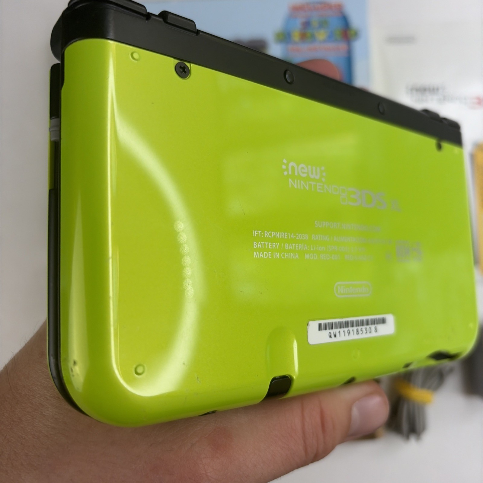 New Nintendo 3DS XL Lime Green Super Mario World Edition Complete Box US Model