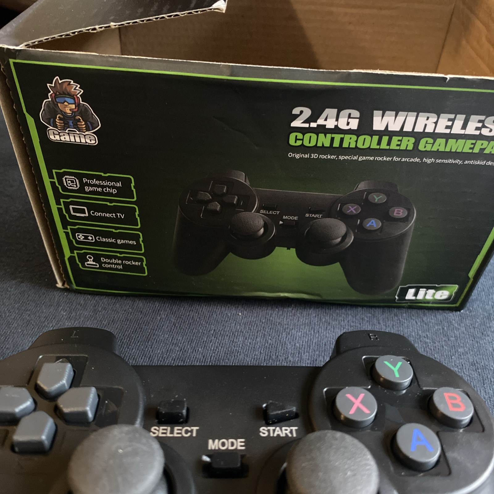 2.4G Wireless Controllers Gamepad HDMI Plug In 200 Built In Games 2 Controllers