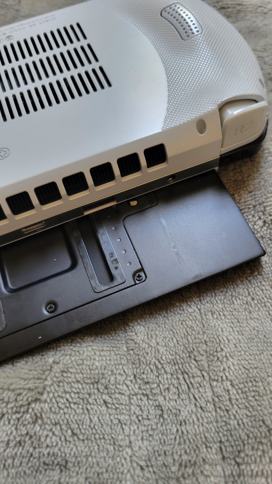 GPD Win 4 AMD Ryzen 7 6800U – 32gb RAM – 1 tb SSD