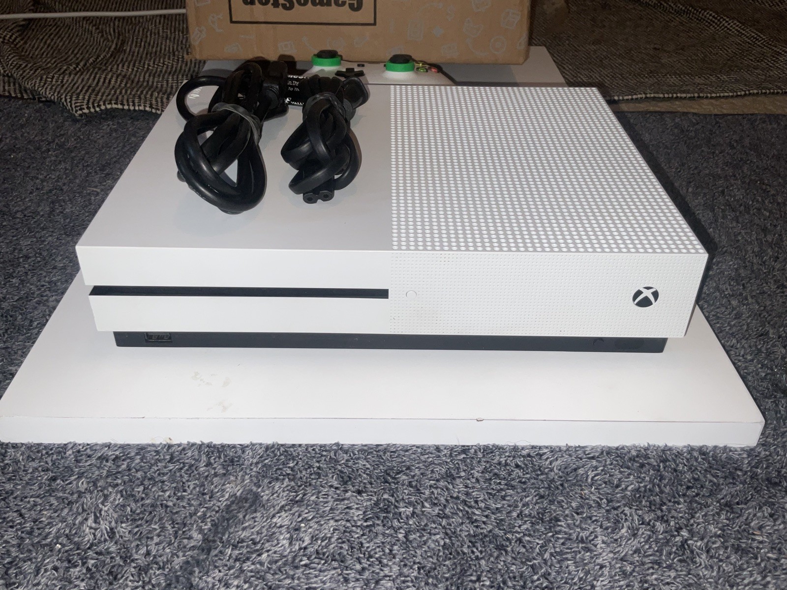 Xbox One S 1 Terabyte DISC DRIVE with Controller Color is White