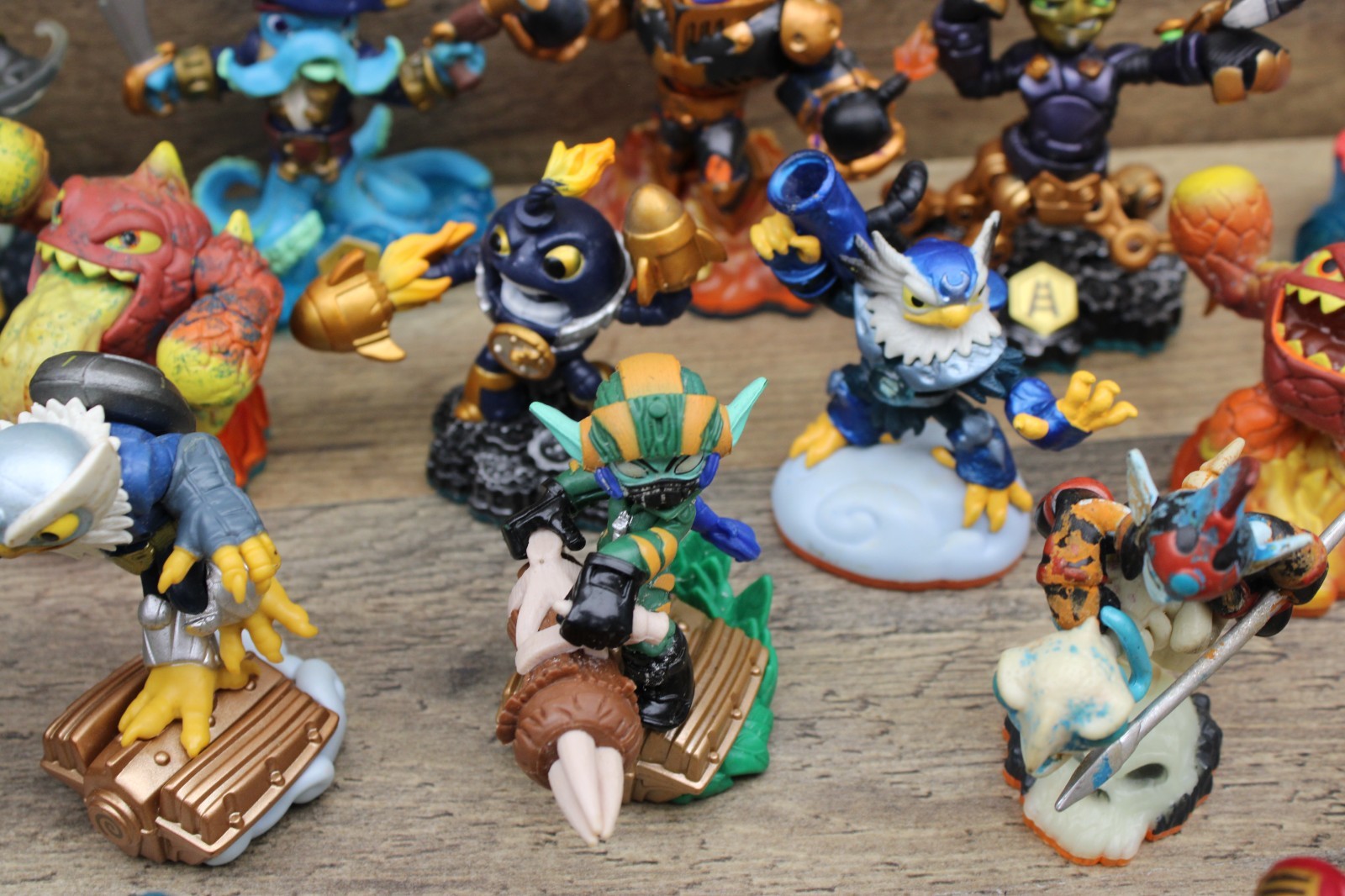 HUGE Lot Of 31 Activision Skylanders Character Figures Mixed Series Action
