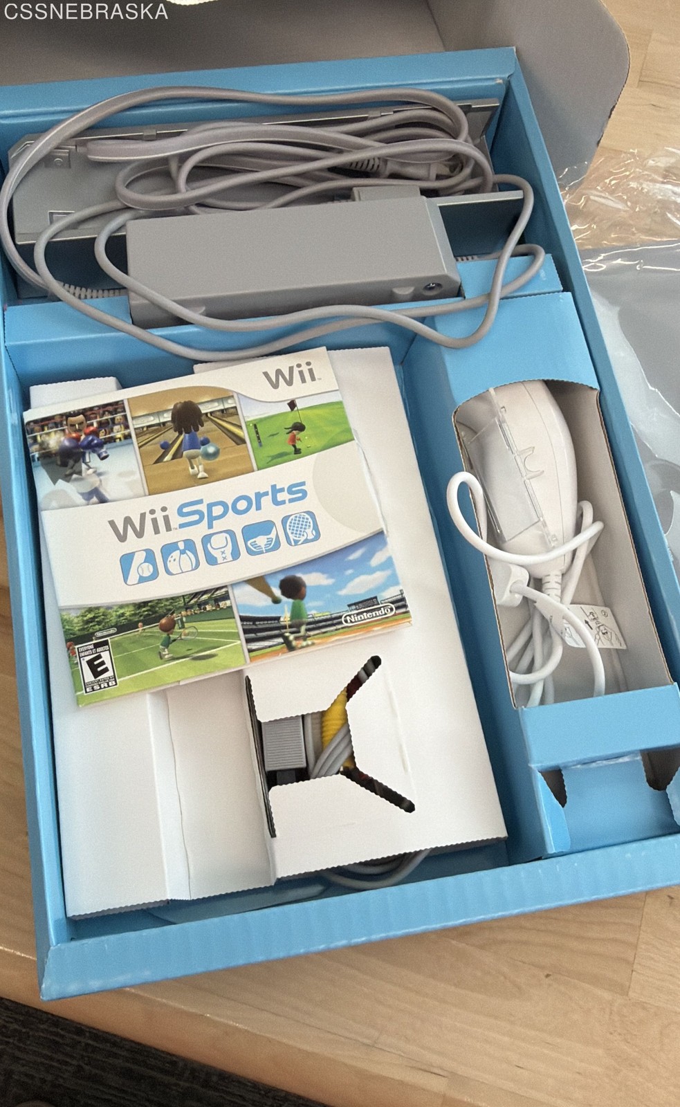 Nintendo Wii Console White Wii Sports 2 Controllers Nunchuk CIB Open Box