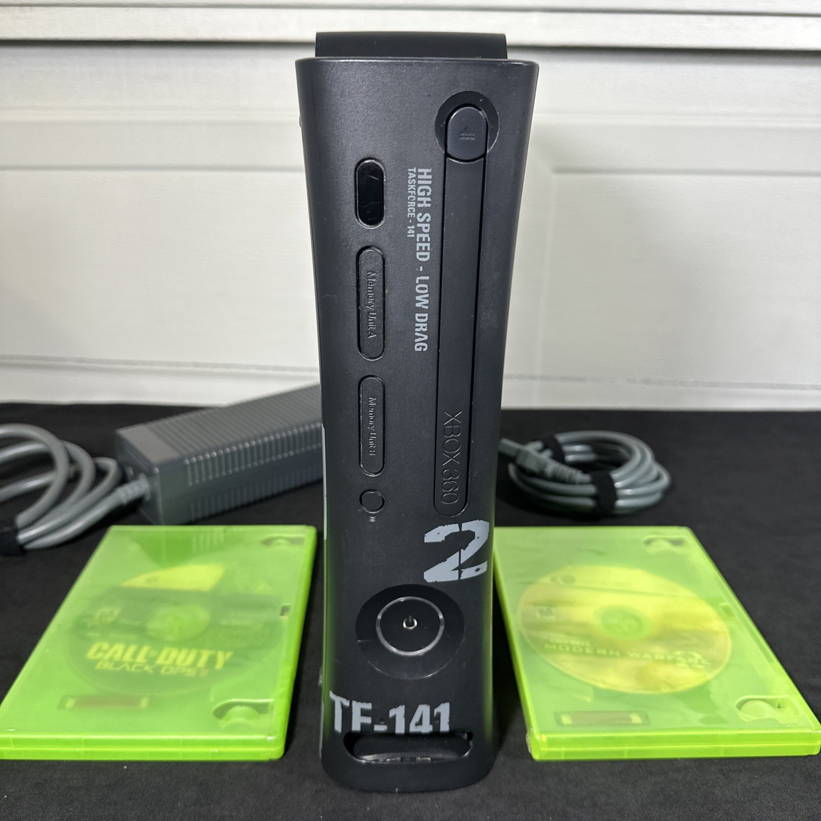 Microsoft XBox 360 Call of Duty Modern Warfare 2 Game Console System COD 250GB