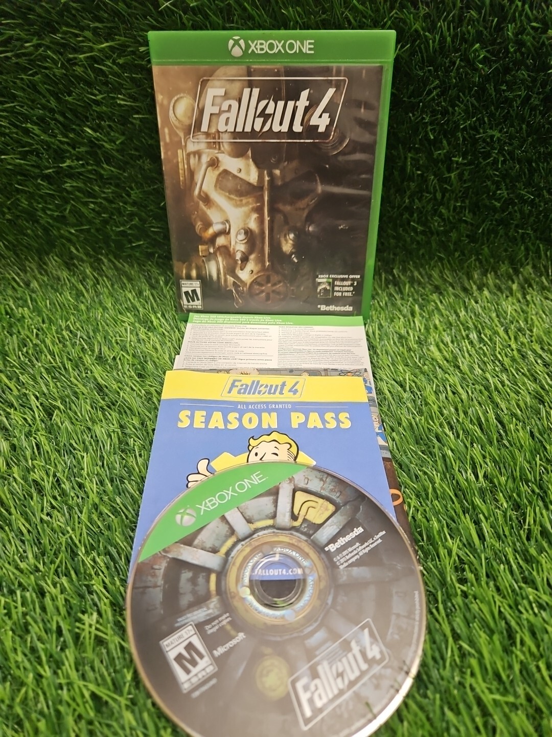 Fallout 4 (Xbox One, 2015) Complete With Original Poster Tested