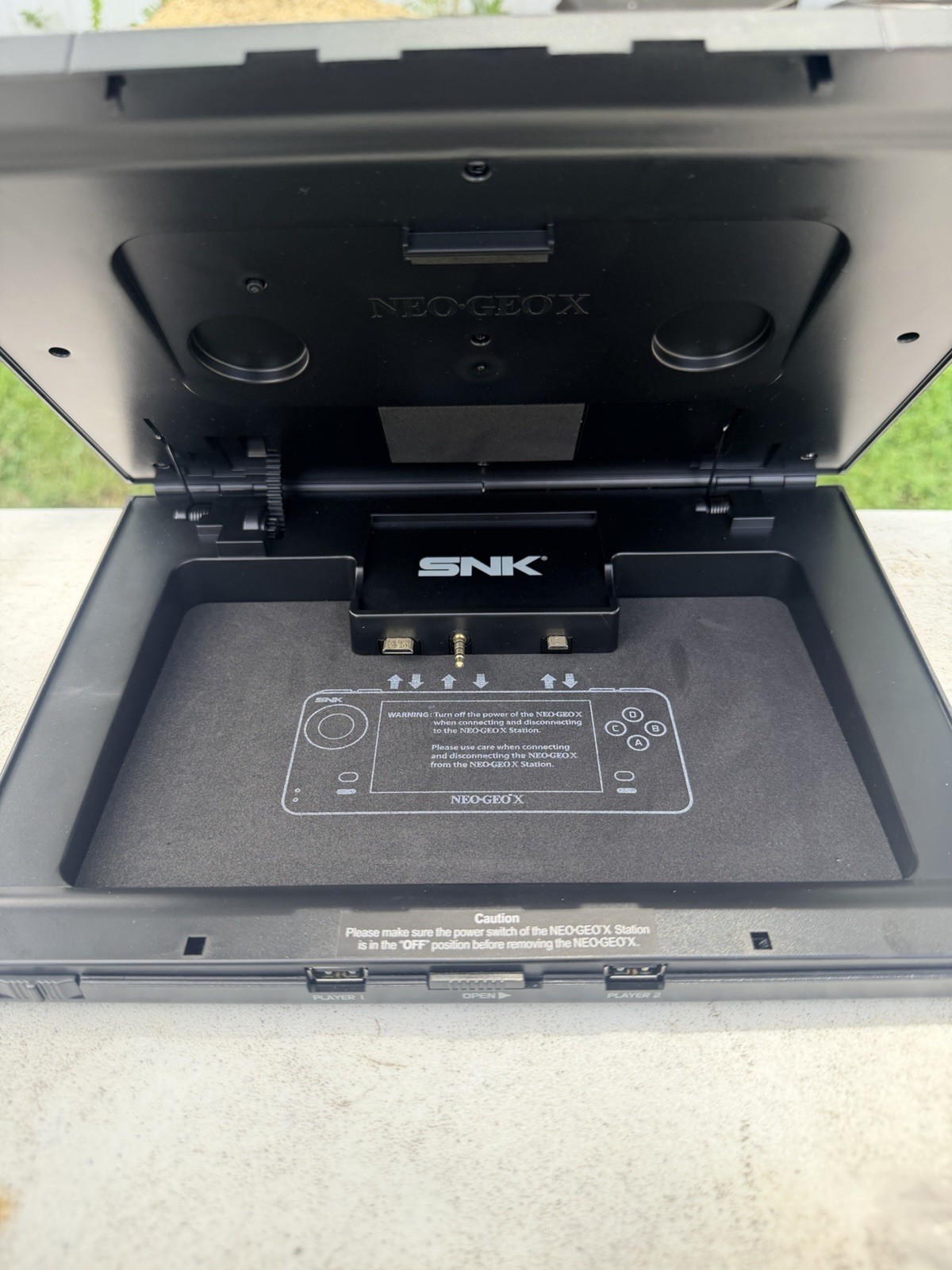SNK NEO GEO X GOLD LIMITED EDITION CONSOLE – TESTED AND WORKING